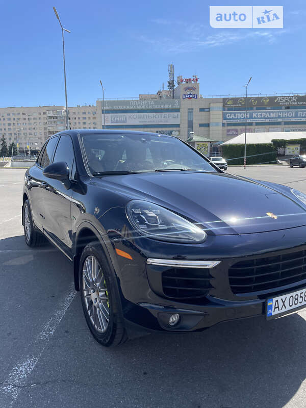Внедорожник / Кроссовер Porsche Cayenne 2015 в Харькове