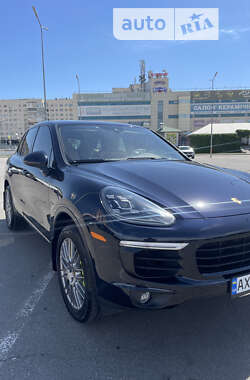 Позашляховик / Кросовер Porsche Cayenne 2015 в 