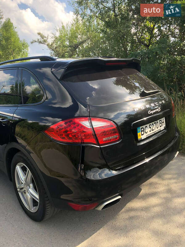 Позашляховик / Кросовер Porsche Cayenne 2011 в Львові