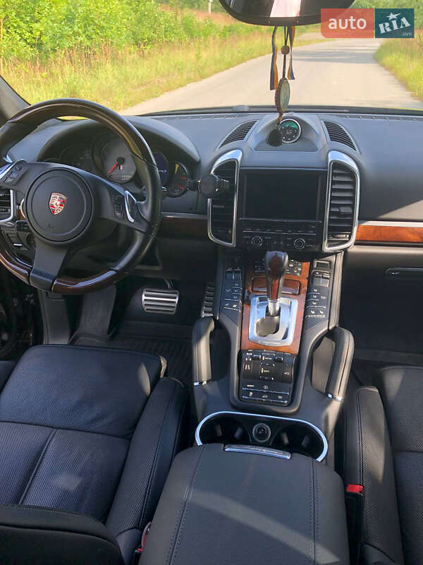 Позашляховик / Кросовер Porsche Cayenne 2011 в Львові