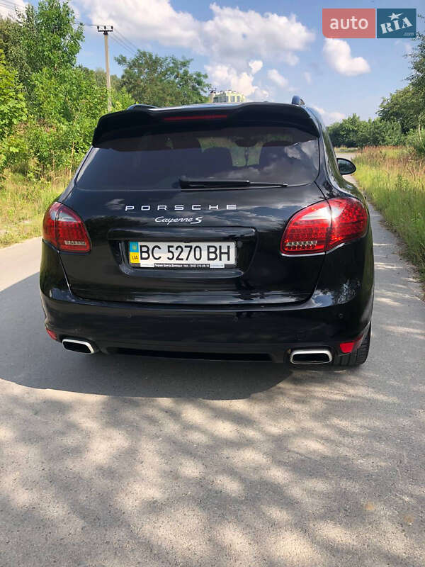 Позашляховик / Кросовер Porsche Cayenne 2011 в Львові