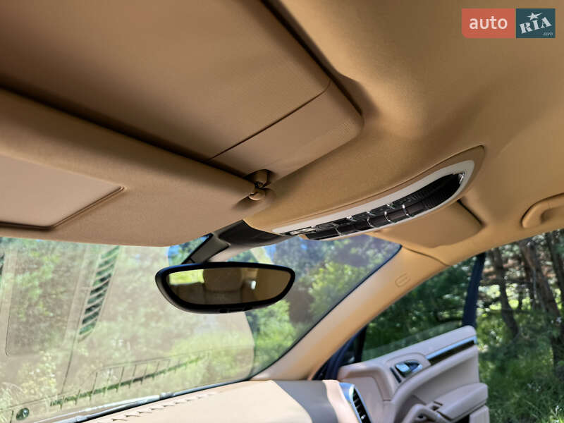 Позашляховик / Кросовер Porsche Cayenne 2013 в Києві