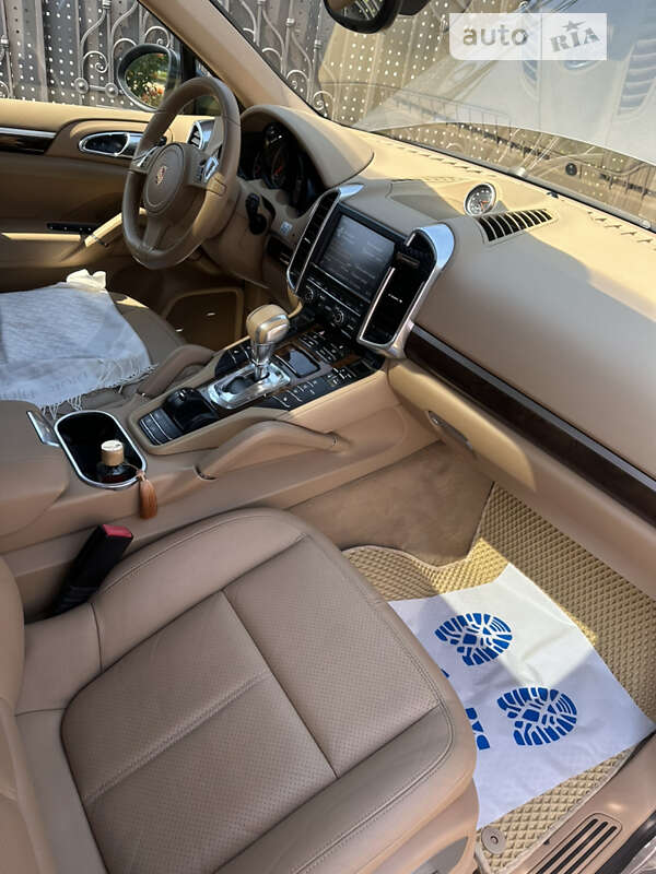 Внедорожник / Кроссовер Porsche Cayenne 2013 в Одессе