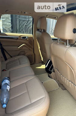 Внедорожник / Кроссовер Porsche Cayenne 2013 в 