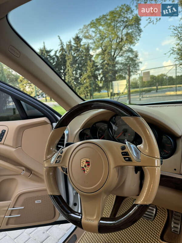 Внедорожник / Кроссовер Porsche Cayenne 2012 в Днепре