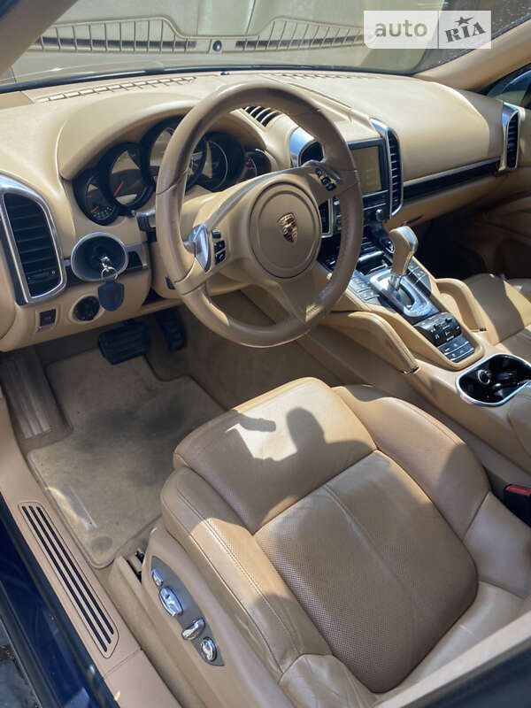 Позашляховик / Кросовер Porsche Cayenne 2013 в Львові