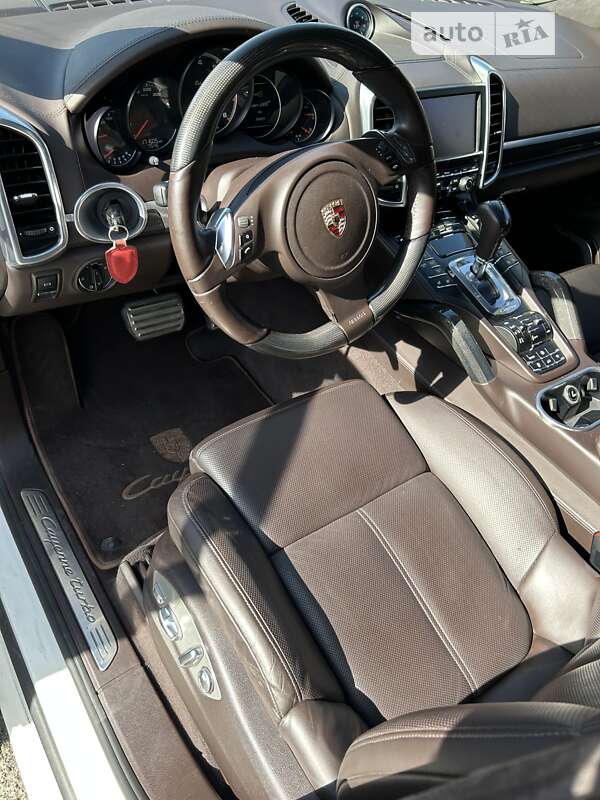 Внедорожник / Кроссовер Porsche Cayenne 2011 в Одессе