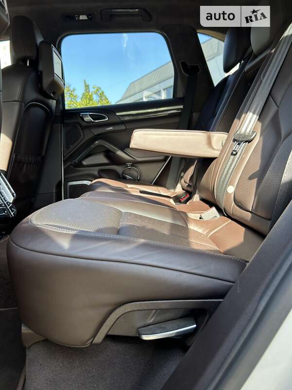 Внедорожник / Кроссовер Porsche Cayenne 2011 в Одессе