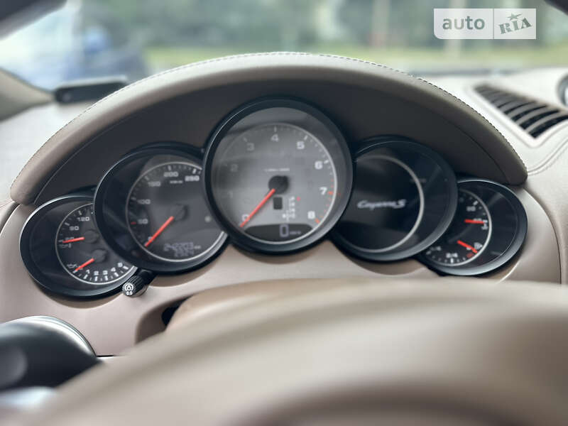 Внедорожник / Кроссовер Porsche Cayenne 2012 в Луцке