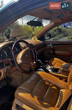 Внедорожник / Кроссовер Porsche Cayenne 2004 в 