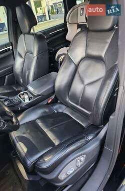 Внедорожник / Кроссовер Porsche Cayenne 2011 в 
