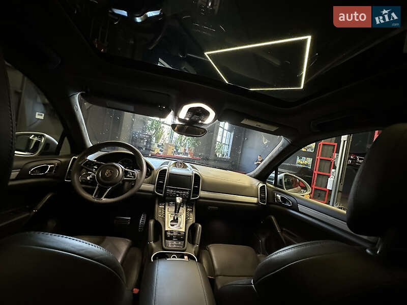 Внедорожник / Кроссовер Porsche Cayenne 2015 в Киеве фото 24 Внедорожник / Кроссовер Porsche Cayenne 2015 в Киеве