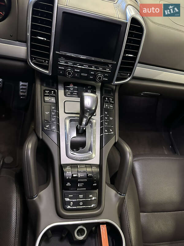 Внедорожник / Кроссовер Porsche Cayenne 2015 в Киеве фото 33 Внедорожник / Кроссовер Porsche Cayenne 2015 в Киеве