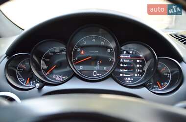Внедорожник / Кроссовер Porsche Cayenne 2013 в 