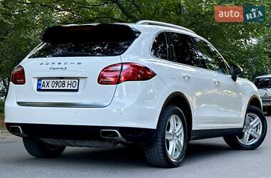 Позашляховик / Кросовер Porsche Cayenne 2011 в 