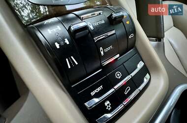 Позашляховик / Кросовер Porsche Cayenne 2011 в 
