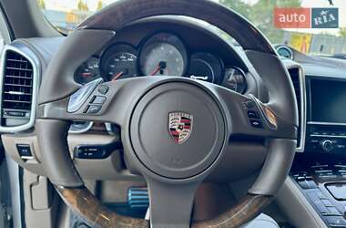 Позашляховик / Кросовер Porsche Cayenne 2011 в 