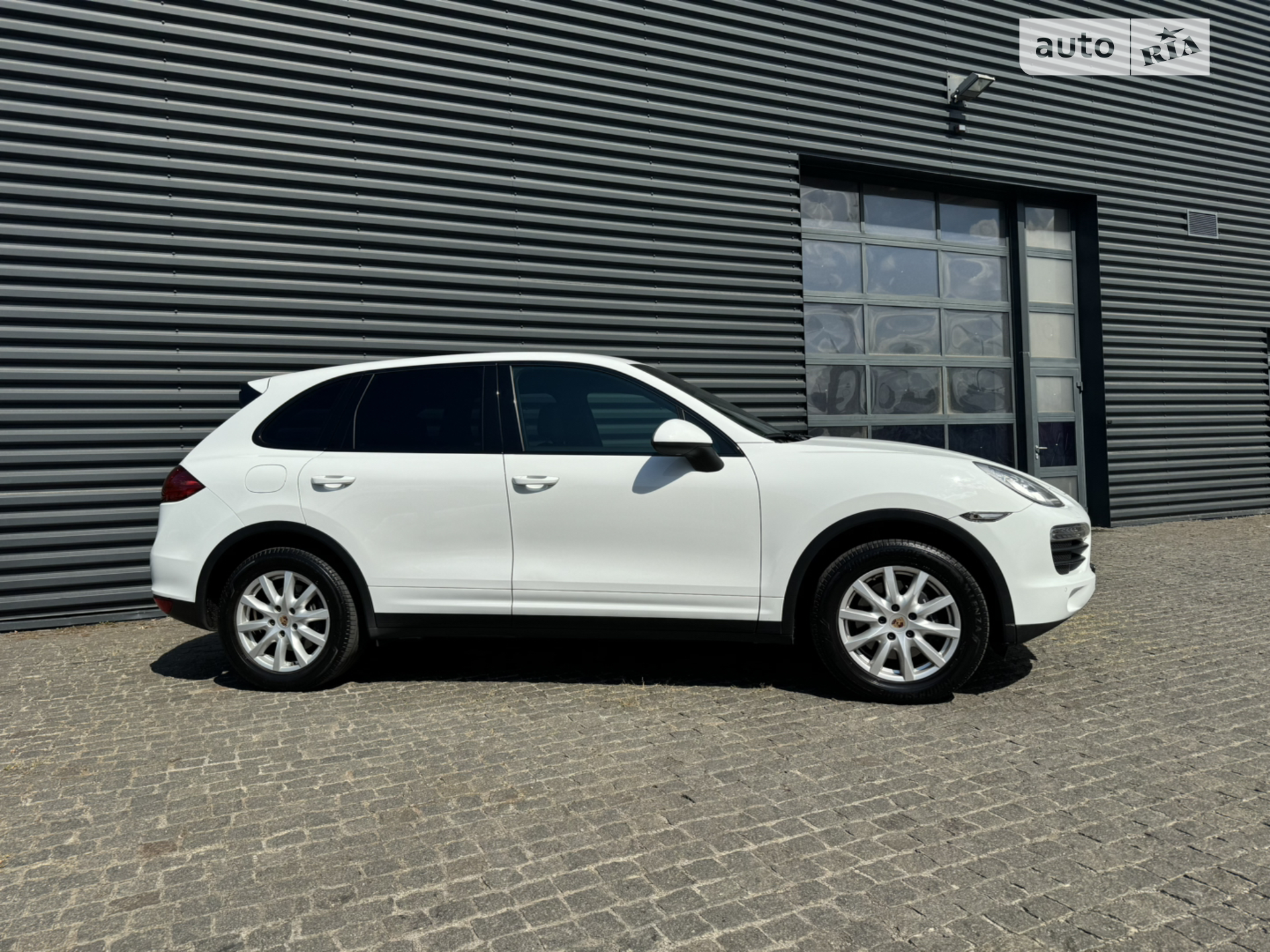 2013 Porsche Cayenne - мініатюра 23