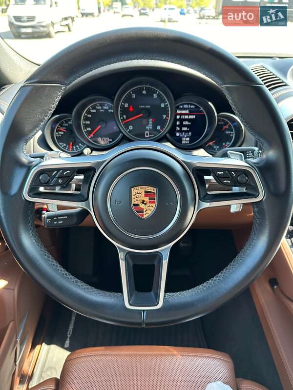 Внедорожник / Кроссовер Porsche Cayenne 2016 в Киеве