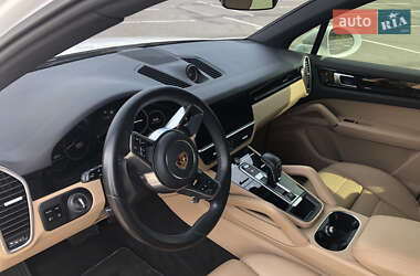 Внедорожник / Кроссовер Porsche Cayenne 2019 в 