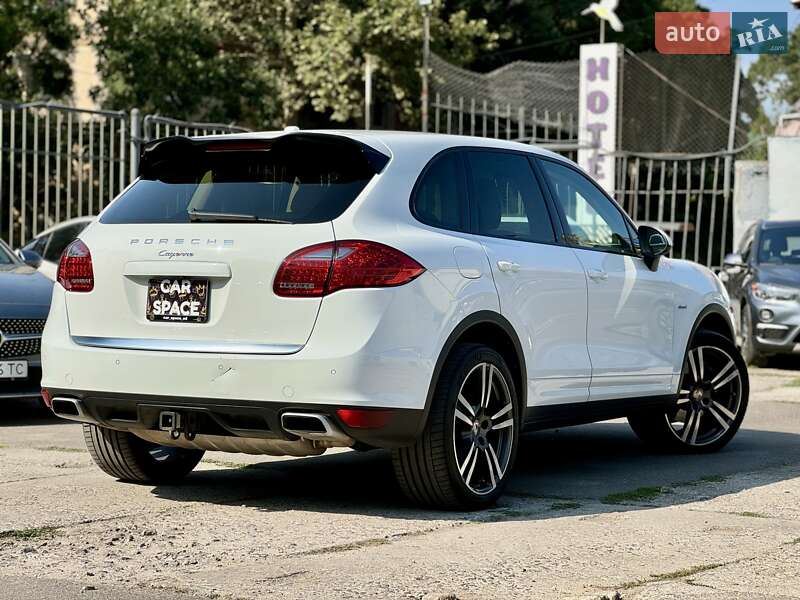 Позашляховик / Кросовер Porsche Cayenne 2013 в Одесі
