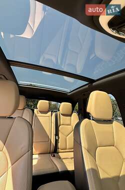Внедорожник / Кроссовер Porsche Cayenne 2017 в 
