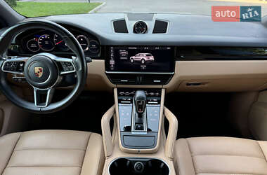 Внедорожник / Кроссовер Porsche Cayenne 2019 в 