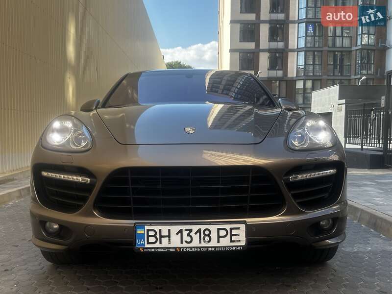 Внедорожник / Кроссовер Porsche Cayenne 2013 в Одессе