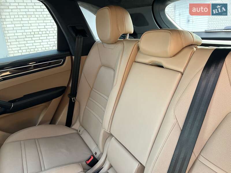 Внедорожник / Кроссовер Porsche Cayenne 2018 в Запорожье