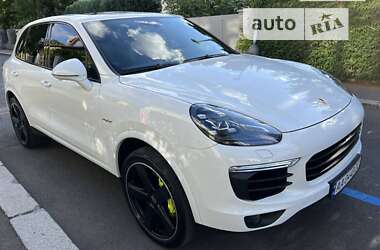 Позашляховик / Кросовер Porsche Cayenne 2016 в Києві