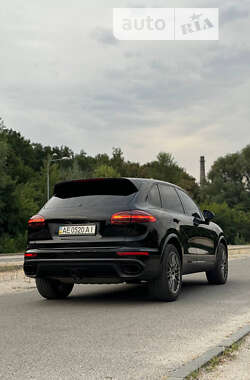 Внедорожник / Кроссовер Porsche Cayenne 2016 в Днепре