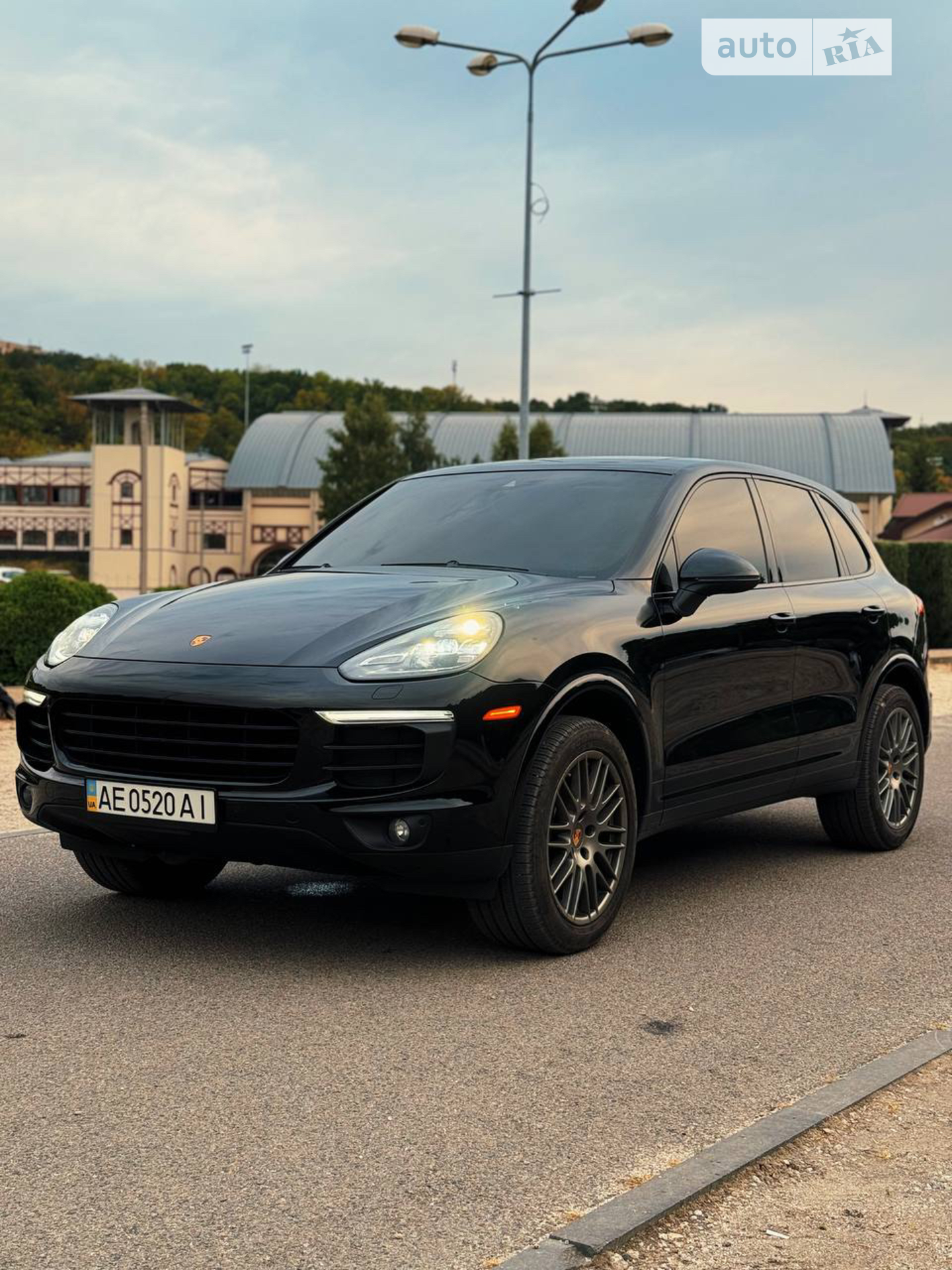 2016 Porsche Cayenne - мініатюра 2