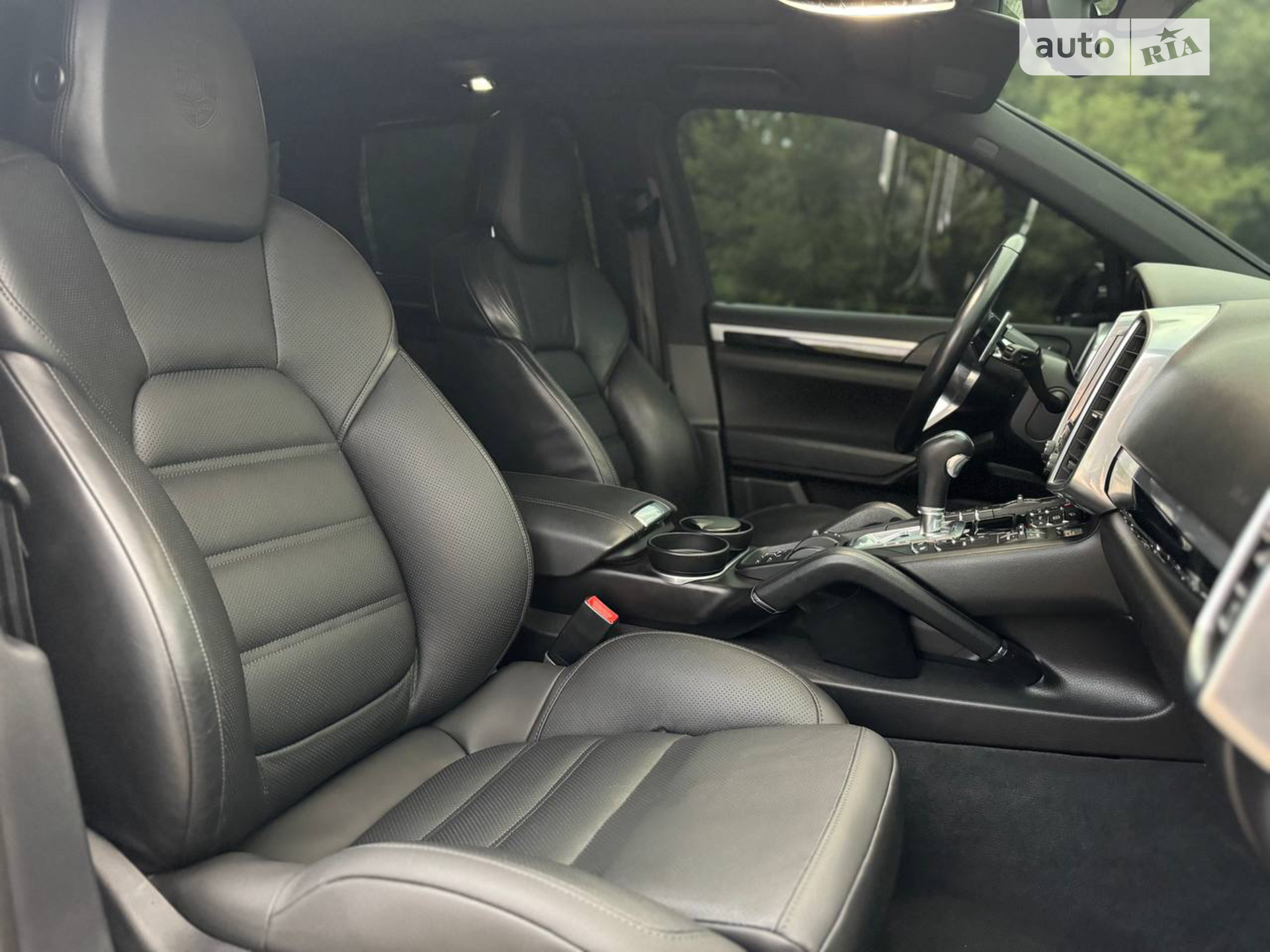 2016 Porsche Cayenne - мініатюра 32
