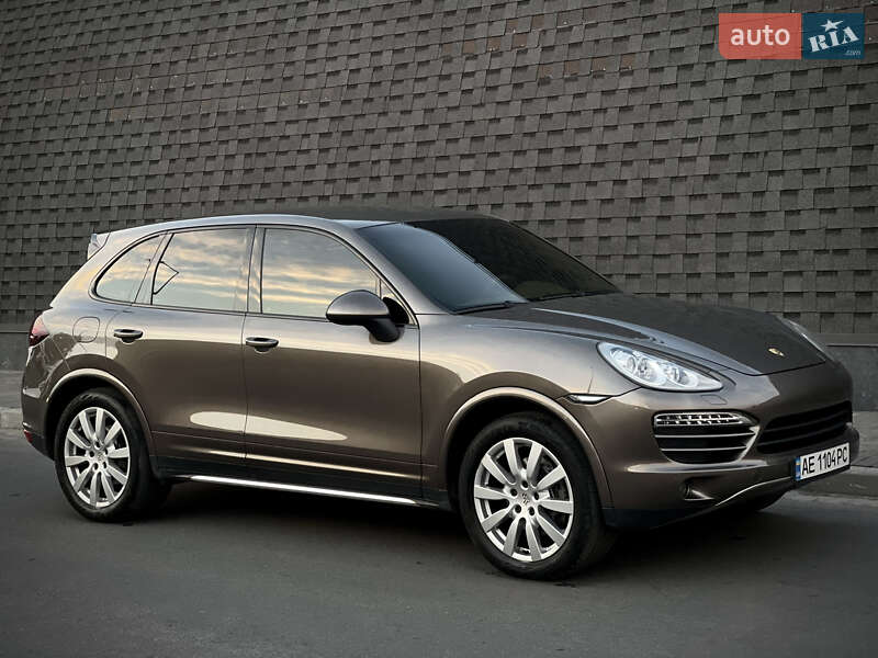 Позашляховик / Кросовер Porsche Cayenne 2012 в 