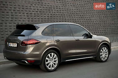 Позашляховик / Кросовер Porsche Cayenne 2012 в 