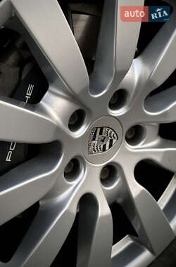 Позашляховик / Кросовер Porsche Cayenne 2012 в 