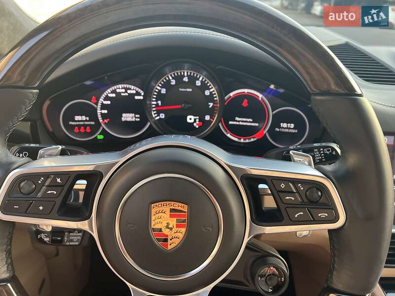 Внедорожник / Кроссовер Porsche Cayenne 2018 в Запорожье