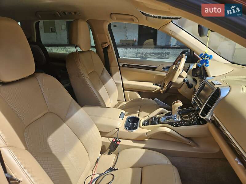 Позашляховик / Кросовер Porsche Cayenne 2012 в Києві
