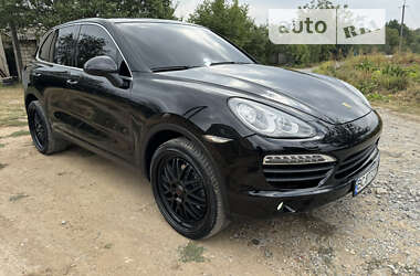 Внедорожник / Кроссовер Porsche Cayenne 2011 в Новой Ушице