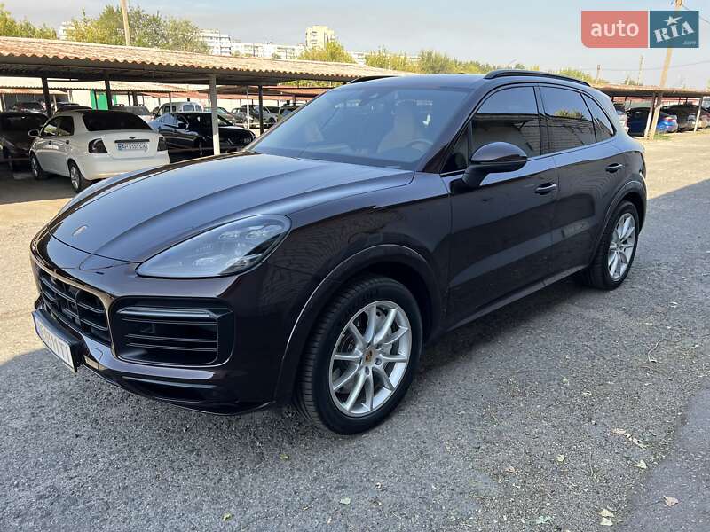 Внедорожник / Кроссовер Porsche Cayenne 2018 в Запорожье