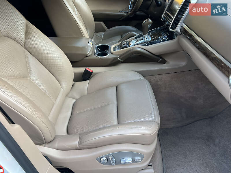 Внедорожник / Кроссовер Porsche Cayenne 2012 в Луцке фото 37 Внедорожник / Кроссовер Porsche Cayenne 2012 в Луцке