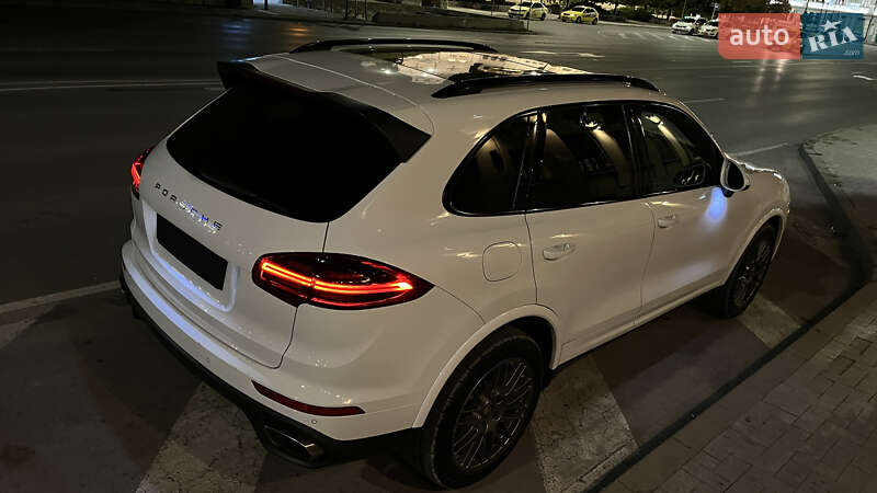 Позашляховик / Кросовер Porsche Cayenne 2017 в Одесі