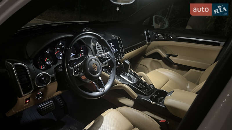 Позашляховик / Кросовер Porsche Cayenne 2017 в Одесі