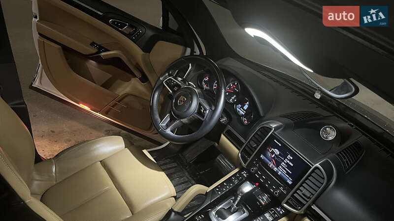 Позашляховик / Кросовер Porsche Cayenne 2017 в Одесі