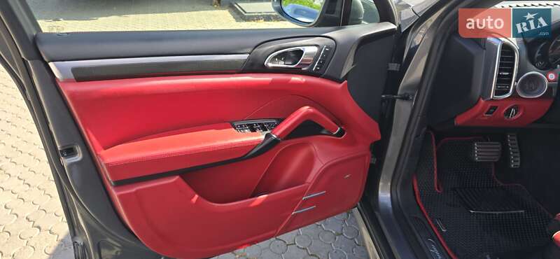 Внедорожник / Кроссовер Porsche Cayenne 2015 в Черновцах фото 11 Внедорожник / Кроссовер Porsche Cayenne 2015 в Черновцах