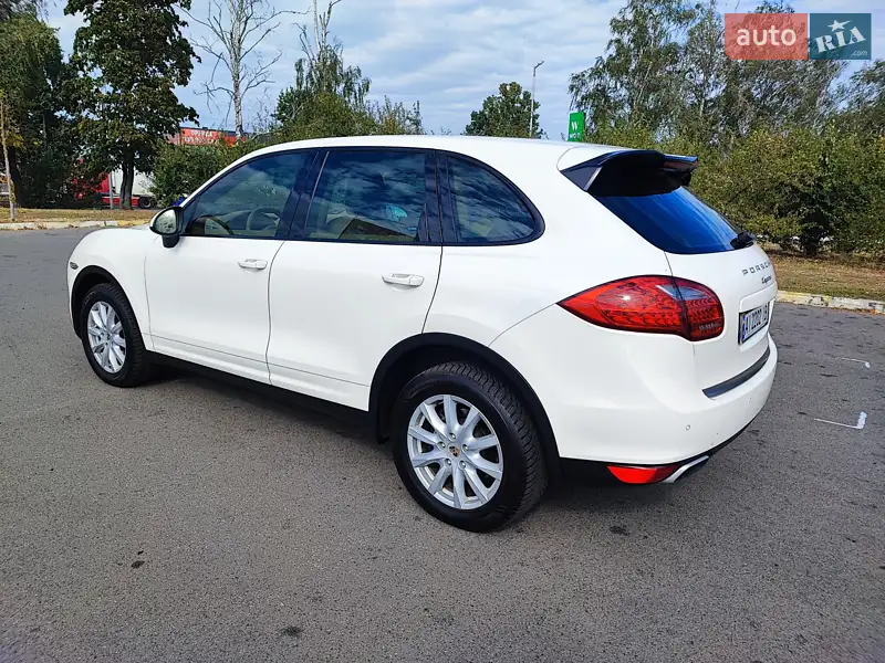 Внедорожник / Кроссовер Porsche Cayenne 2011 в 
