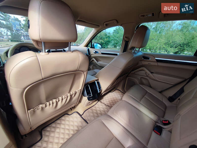 Позашляховик / Кросовер Porsche Cayenne 2011 в Петропавлівській Борщагівці фото 16 Позашляховик / Кросовер Porsche Cayenne 2011 в Петропавлівській Борщагівці