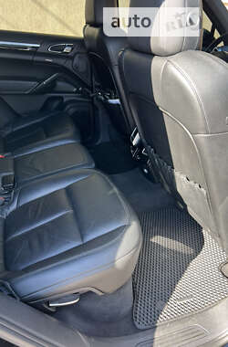 Внедорожник / Кроссовер Porsche Cayenne 2011 в 