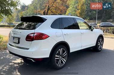 Позашляховик / Кросовер Porsche Cayenne 2014 в Києві