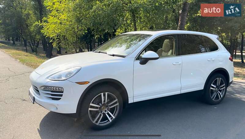 Внедорожник / Кроссовер Porsche Cayenne 2014 в Киеве